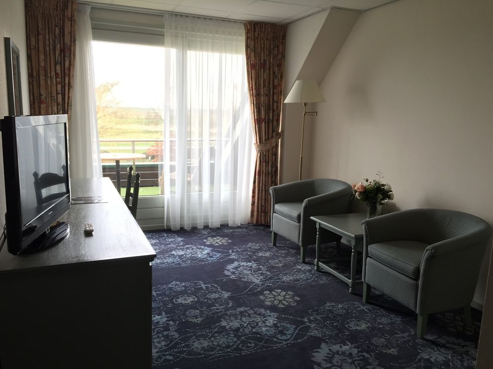 Hotel Sportsbar & Brasserie Dorhout Mees Biddinghuizen Exterior photo